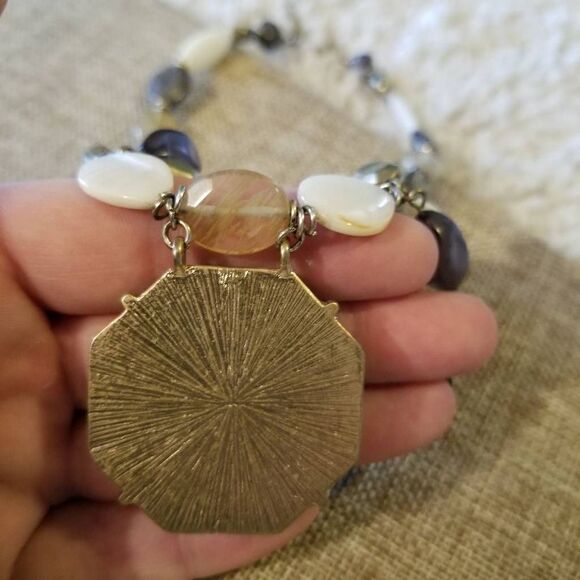 Chico's Necklace Black Stone Neutrals Gold Fixings - Picture 3 of 7
